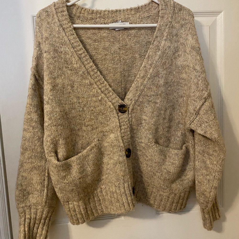Women’s cardigan/sweater